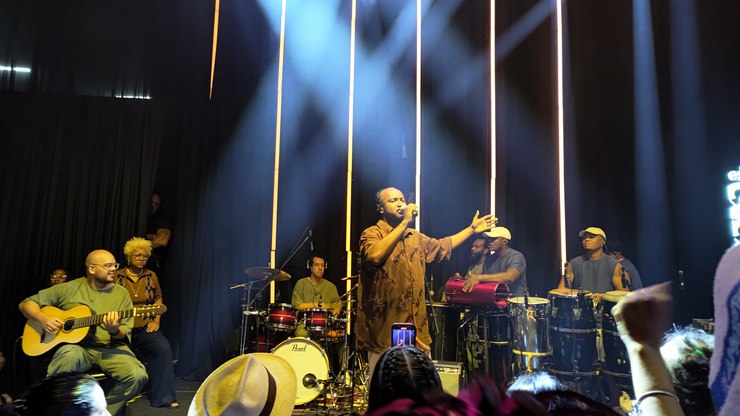 Thiaguinho homenageia Preta Gil no Carnaval de Salvador