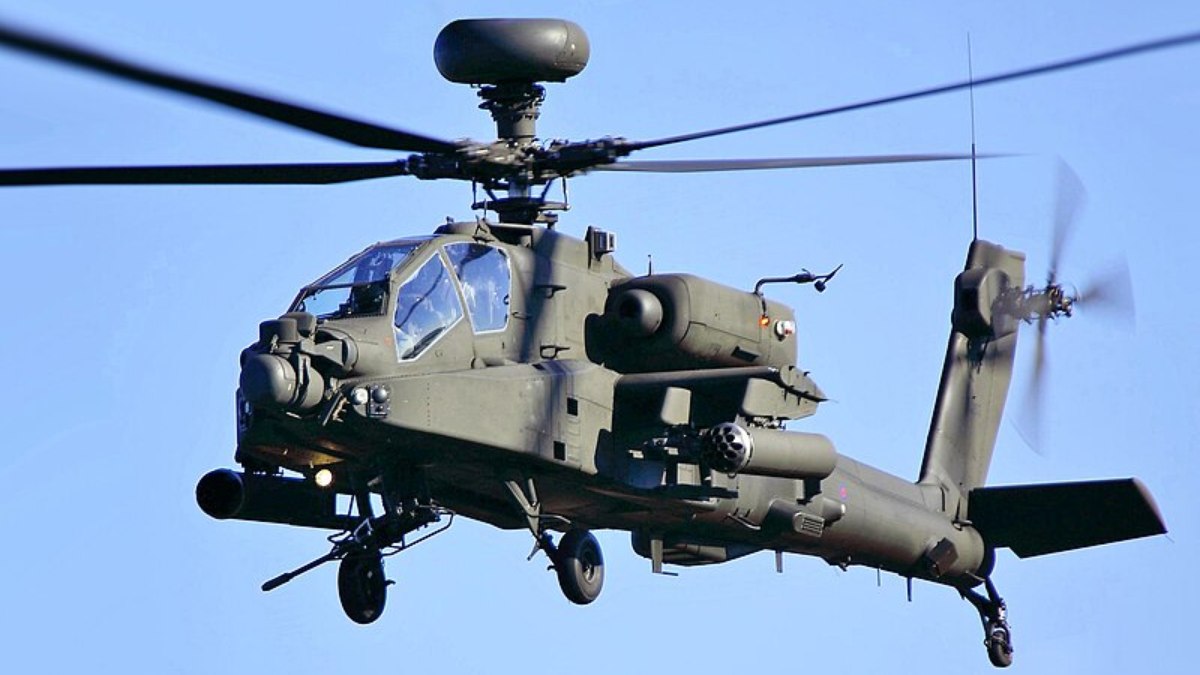 Helicóptero Apache chega a 300 km/h e tem três tipos de arma diferente