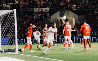 Vini Souza comanda equipe em vitória nos playoffs da Championship