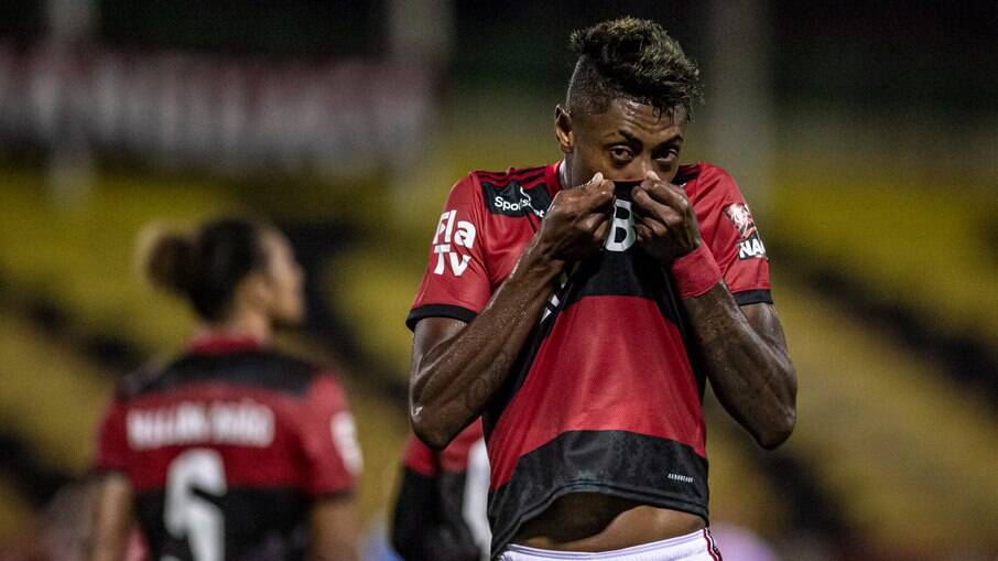 Flamengo entra em campo pela Libertadores nesta terça