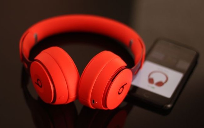 Beats Solo 4 vaza com som melhorado, USB-C e 50 horas de bateria