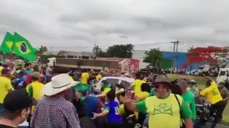 Professor que atropelou manifestantes tem prisão decretada
