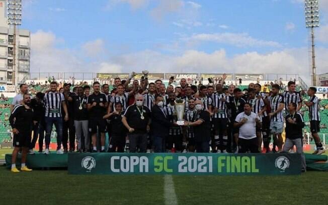 Lucas Silva e Vinicius destacam momento especial e comemoram título da Copa Santa Catarina