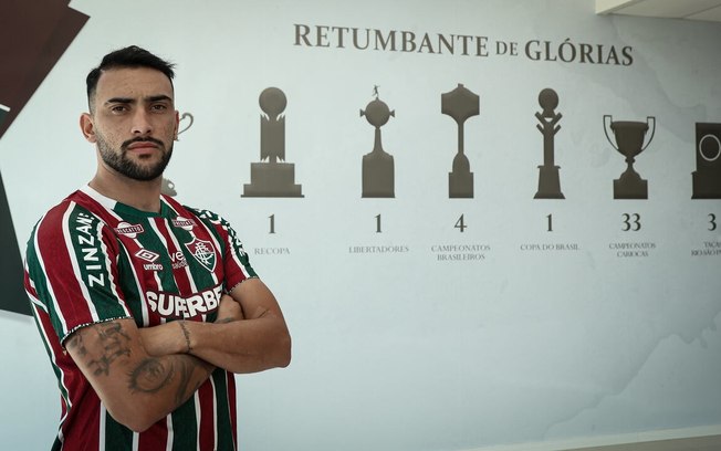 Freytes (dir.) posa ao lado do presidente do Fluminense, Mário Bittencourt Freytes (dir.) posa ao lado do presidente do Fluminense, Mário Bittencourt
