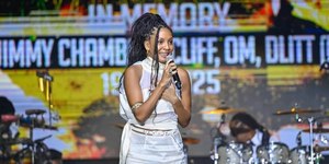 Nabiyah Be, filha de Jimmy Cliff, homenageia o pai na Jamaica