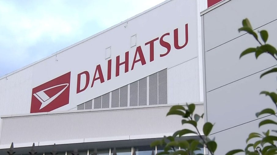 Daihatsu foi parceira da Toyota entre 1967 e 1992, quando a Toyota passou a ter maioria das ações, até a compra total em 2016