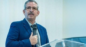 Pastor%20renuncia%20a%20cargo%20ap%C3%B3s%20amante%20vazar%20fotos%20%C3%ADntimas