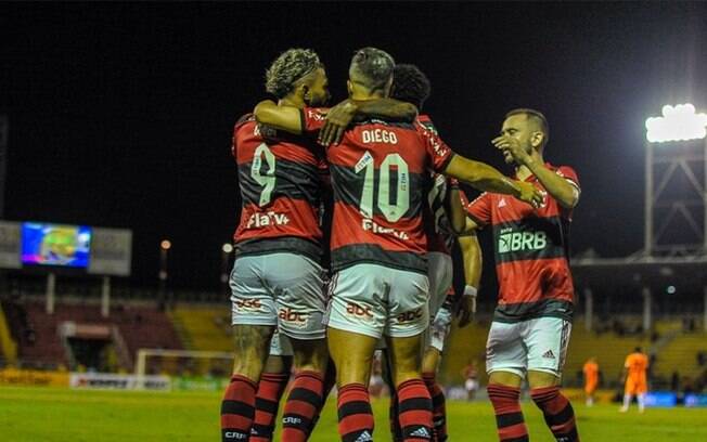Flamengo inicia semana de preparação decisiva, de definições e à espera de 'reforços' para a Supercopa
