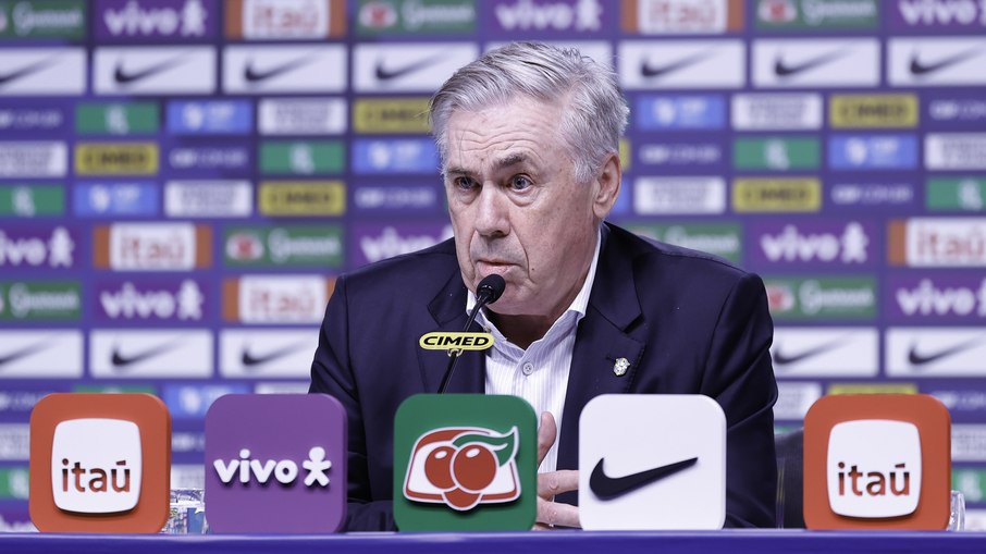 Ancelotti durante convocação do Brasil Ancelotti durante convocação do Brasil