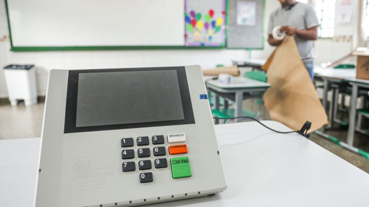 TRE-SP substitui 52 urnas que apresentaram problemas no estado - Foto