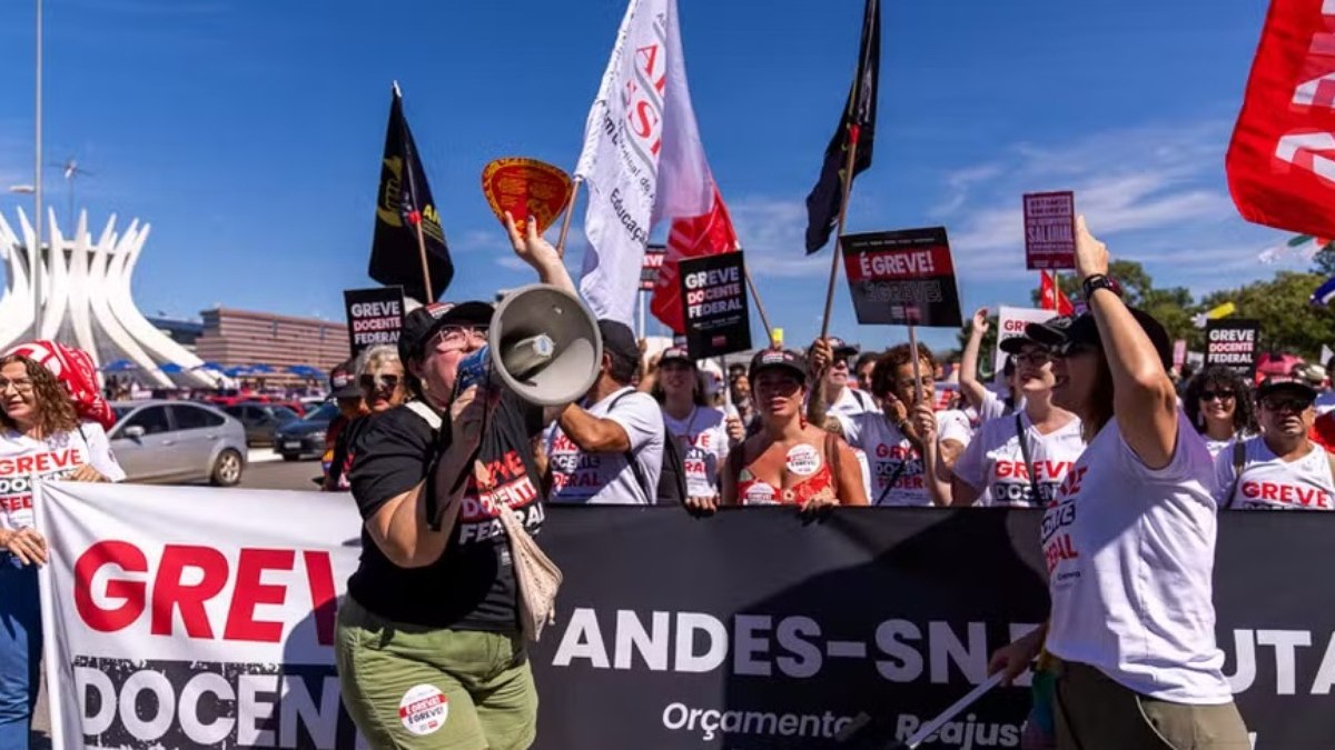 Greve nas federais pode completar 3 meses