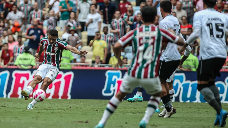 Fluminense e Botafogo fazem bom jogo no Maracanã