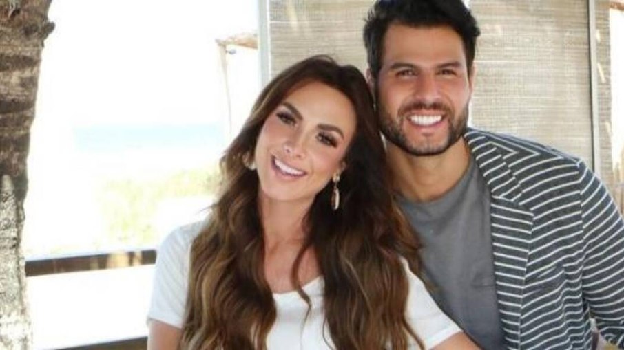 Nicole Bahls e Marcelo Bimbi terminaram relacionamento em 2021