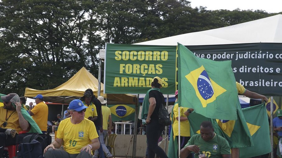Manifestação antidemocrática realizada em frente a Quartel General do Exército, em Brasília