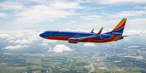 Comprar passagens de avião agora ou esperar?