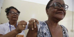 Vacina da dengue do Butantan começa fase de teste em idosos