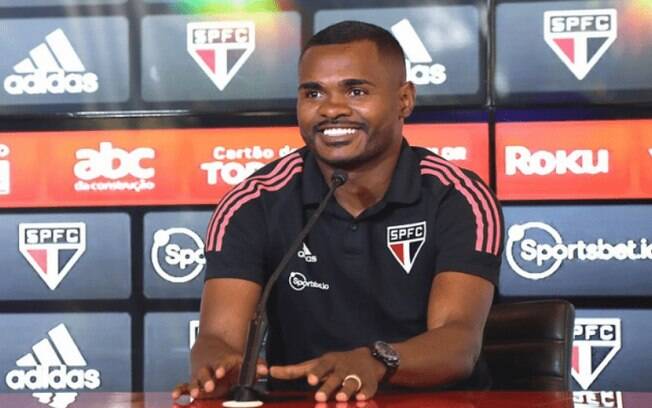 Nikão fala sobre pressão de jogar no São Paulo: 'Eu me doo 110%, vim preparado'