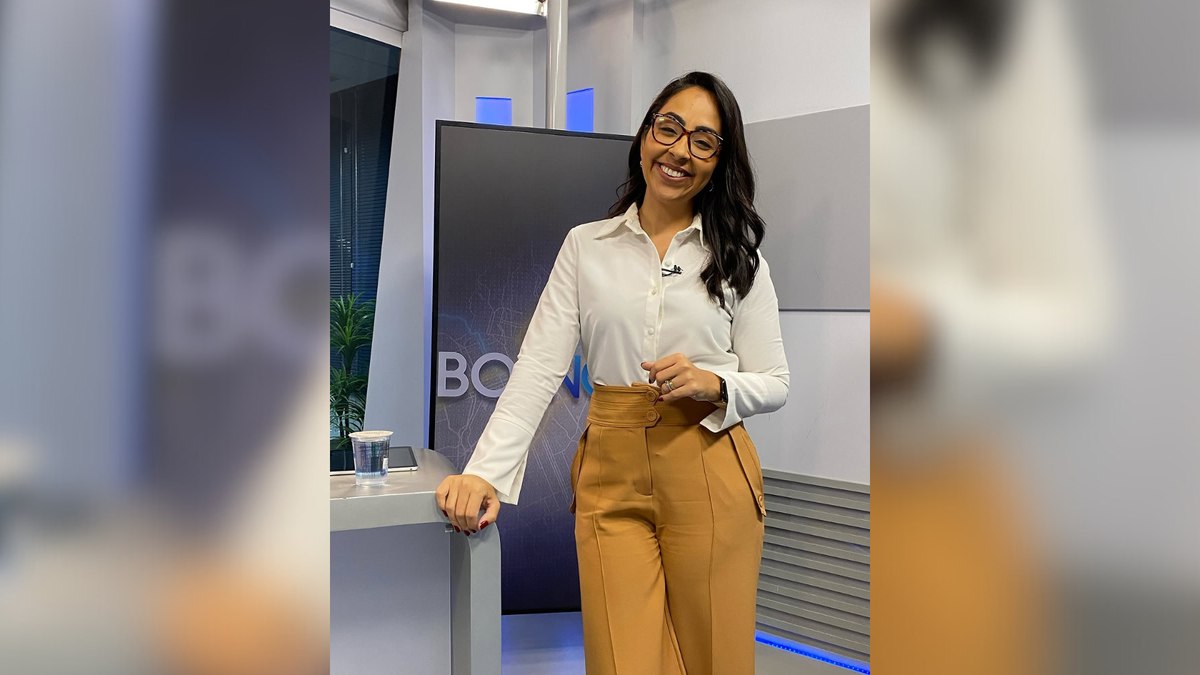 Repórter Helen Anacleto da Globo se emociona ao anunciar gravidez ao vivo