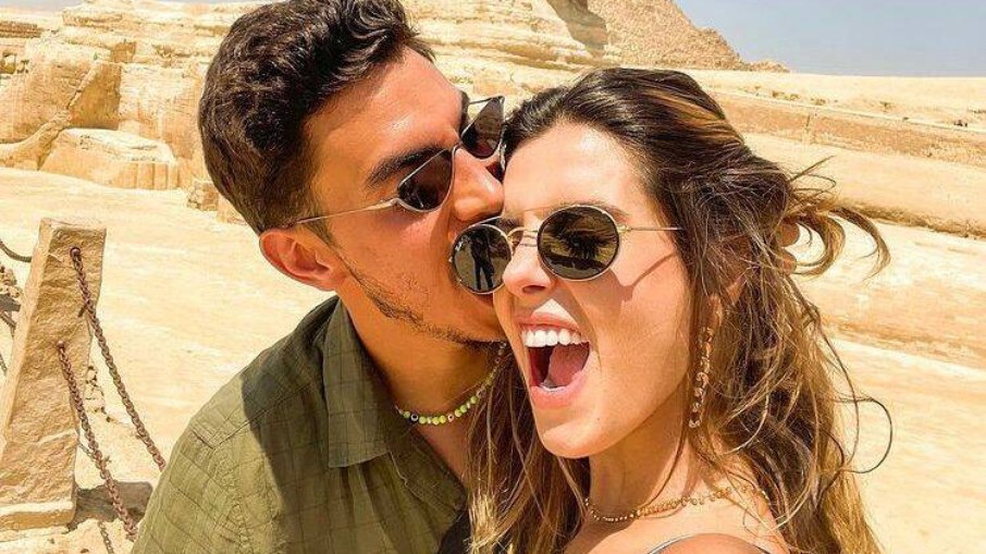 O casal assumiu o relacionamento em agosto de 2021. O casal assumiu o relacionamento em agosto de 2021.