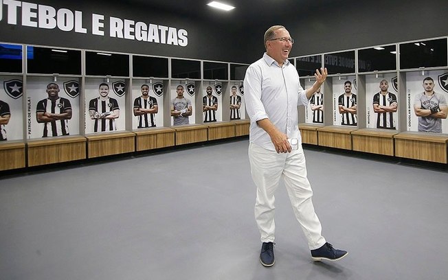 Dono do Botafogo se envolve em polêmica com Palmeiras