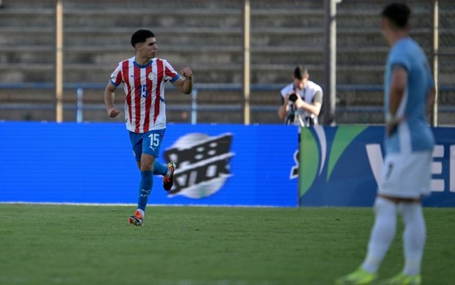 Gadiel Paoli comemora o gol da vitória do Paraguai contra o Uruguai na fase final do Sul-Americano Sub-20, no estádio Brígido Iriarte, em Caracas, no dia 13 de fevereiro de 2025 Gadiel Paoli comemora o gol da vitória do Paraguai contra o Uruguai na fase final do Sul-Americano Sub-20, no estádio Brígido Iriarte, em Caracas, no dia 13 de fevereiro de 2025