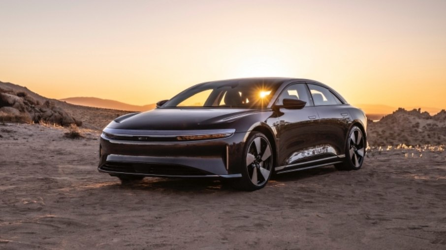 Lucid Air roda 832 km sem carregar