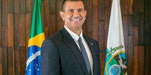 Douglas Ruas é eleito o novo presidente da ALERJ