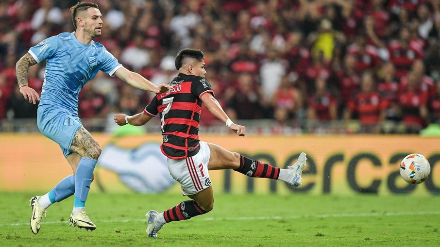 Luiz Araújo marcou para o Flamengo contra o Bolívar