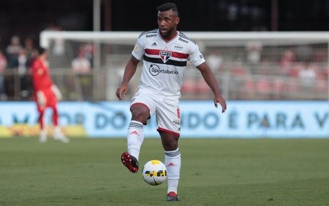 Luan em ação pelo São Paulo