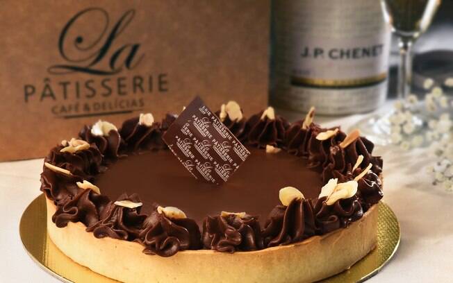 A La Pâtisserie, do restaurante All Seasons, sugere essa receita de torta de chocolate cremoso que leva ainda um ingrediente delicioso: a castanha do Pará