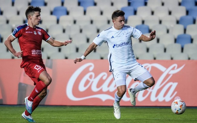 Auxiliar técnico do Cruzeiro lamenta empate e cita desgaste da equipe