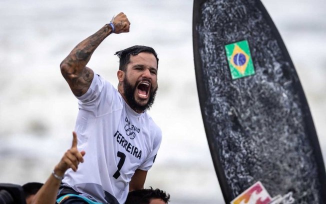 Ítalo Ferreira avança e reedita final dos Jogos Olímpicos em J-Bay