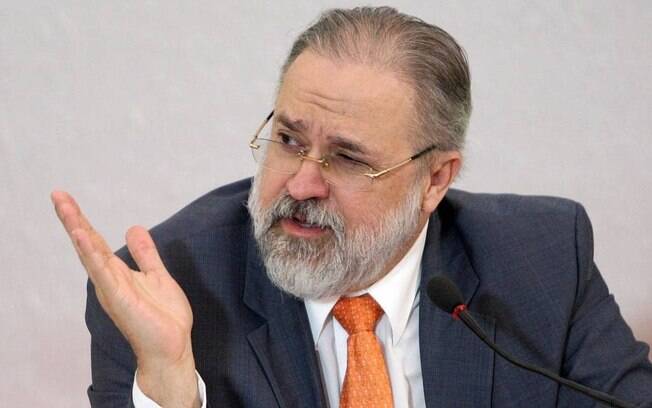 O novo PGR, Augusto Aras, foi indicado por Bolsonaro, mas para procuradores do Rio, nome escolhido dessa forma 'não tem legitimidade para comandar MPF'