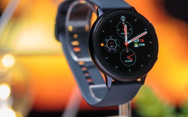 Galaxy Watch Active 2 ganha watch faces da One UI Watch 5