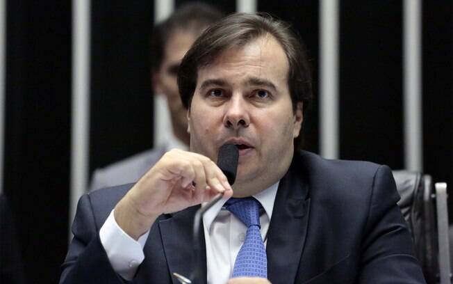Rodrigo Maia (DEM) tentou, mas não conseguiu chegar a um acordo com governadores sobre a reforma da Previdência