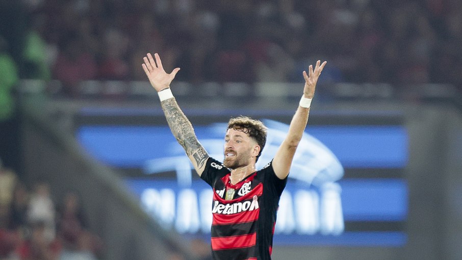 Léo Pereira gesticula durante Flamengo 0 x 0 Cruzeiro, no Maracanã