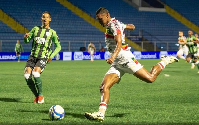 América-MG empata com Brusque e entra no G4 da Série B América-MG empata com Brusque e entra no G4 da Série B