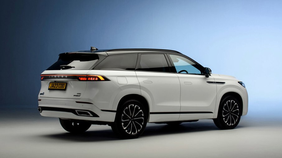 Jaecoo 8 chega ao mercado brasileiro no primeiro trimestre de 2027 com sistema híbrido plug-in SHS-P e tração AWD. Jaecoo 8 chega ao mercado brasileiro no primeiro trimestre de 2027 com sistema híbrido plug-in SHS-P e tração AWD.