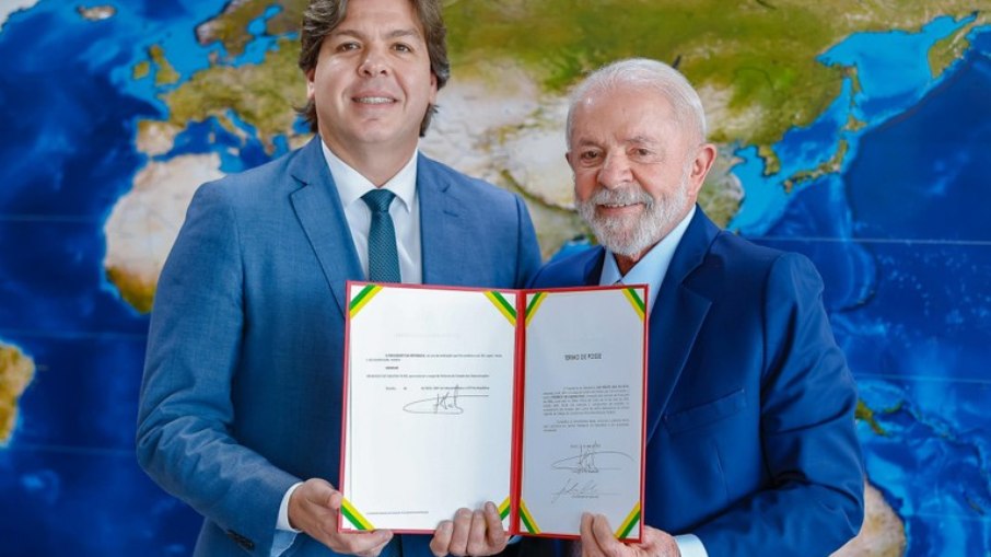 O novo ministro, Frederico de Siqueira Filho, ao lado do presidente Lula. O novo ministro, Frederico de Siqueira Filho, ao lado do presidente Lula.