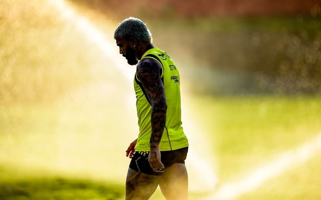 Gabigol treinou normalmente com os companheiros no Ninho do Urubu nesta terça-feira