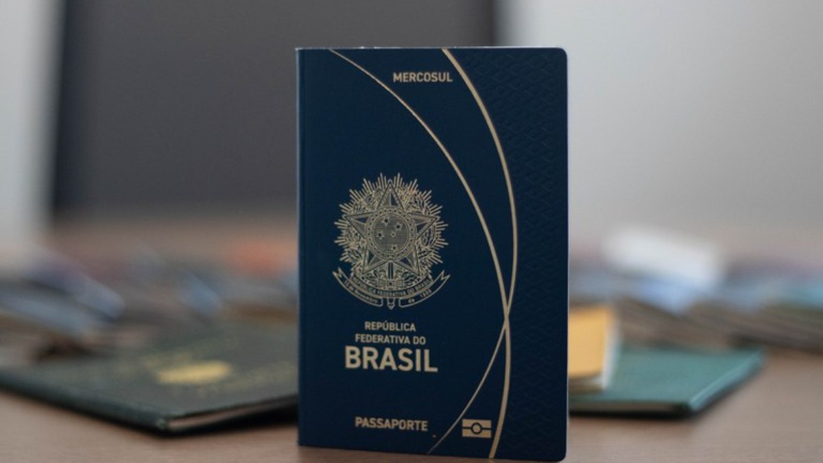 Emissão de passaporte brasileiro foi suspensa temporariamente no dia 18 de abril