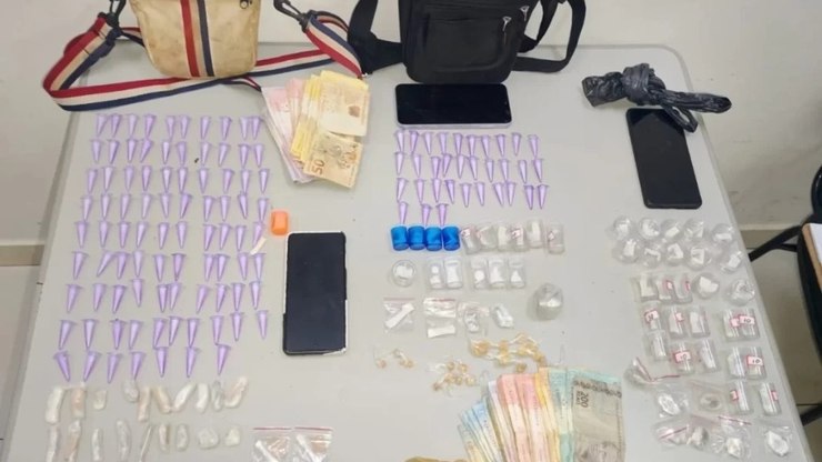Trio é preso com drogas e dinheiro em operação da Força Tática no Parque São Paulo