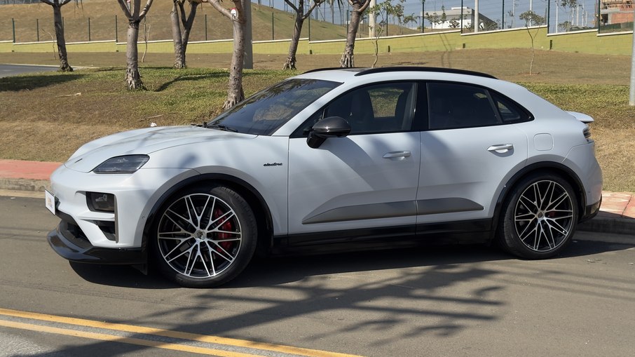 Porsche Macan Turbo EV 2025