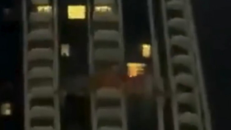 Vídeo: drone iraniano atinge prédio em Dubai