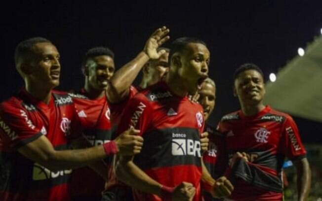 VÍDEO: assista aos bastidores da vitória do Flamengo sobre a Portuguesa na estreia do Carioca