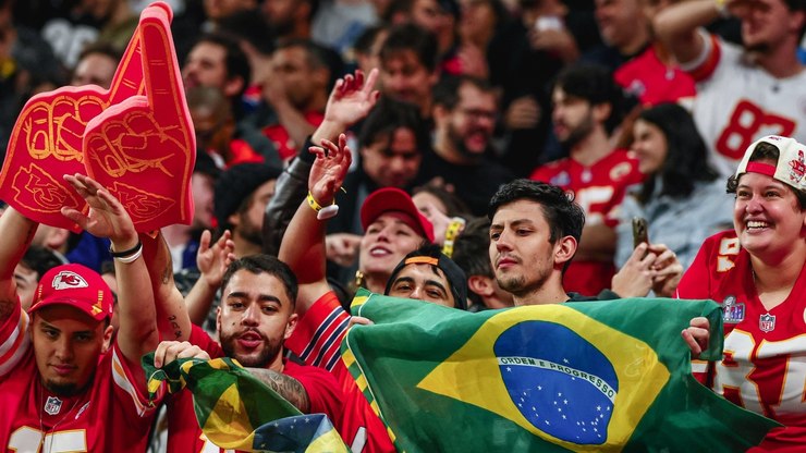 Noivo de Taylor Swift comenta jogo da NFL no Brasil: "Elétrico"