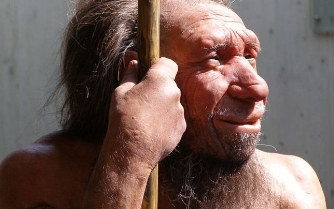 Neandertais caçavam elefantes maiores que mamutes há 125 mil anos