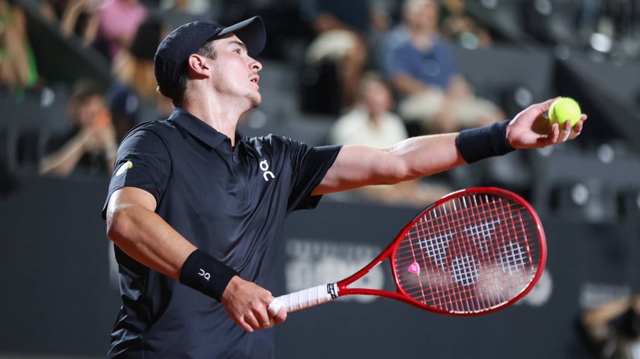 João Fonseca foi eliminado por Ignacio Buse nas oitavas de final do Rio Open