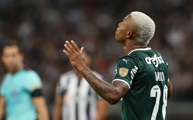 Volante do Botafogo é pedido de Abel Ferreira, mas clube carioca exige R$ 175 milhões pelo jogador