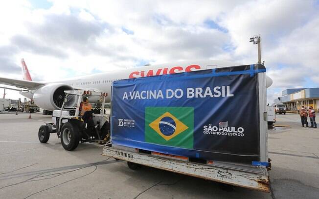 Chegada de vacinas ao Brasil será facilitada a partir desta quinta-feira (31) Chegada de vacinas ao Brasil será facilitada a partir desta quinta-feira (31)